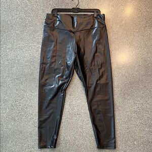 SHEIN Black Glossy Leggings